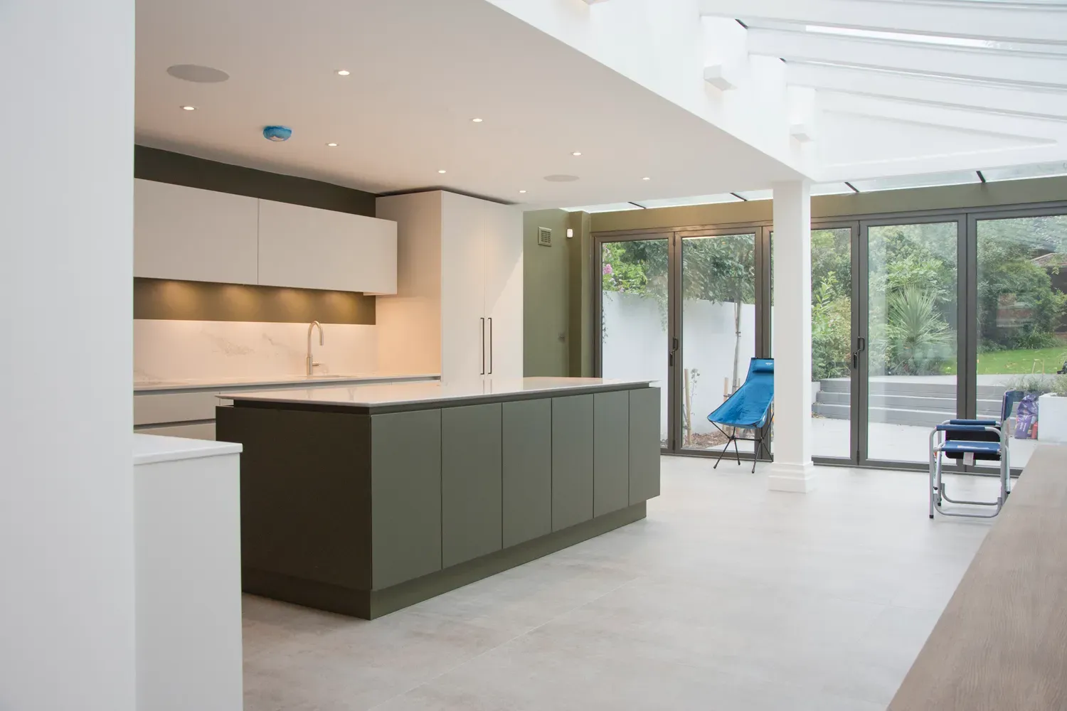 Experienced, specialised builders